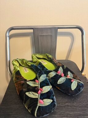 Goody Goody Velvet Embroidered Floral Slippers Flats Green Blue Slip On Shoes